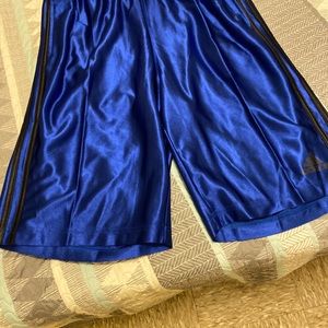 Silky Adidas Basketball Shorts Size large Men’s